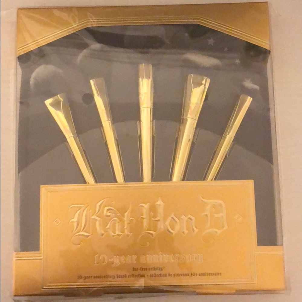 Kay Von D 10 year anniversary brush set new in box